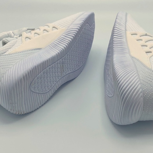 Brand New Athletic Mens Sneaker Great Price Size - Picture 5 of 5